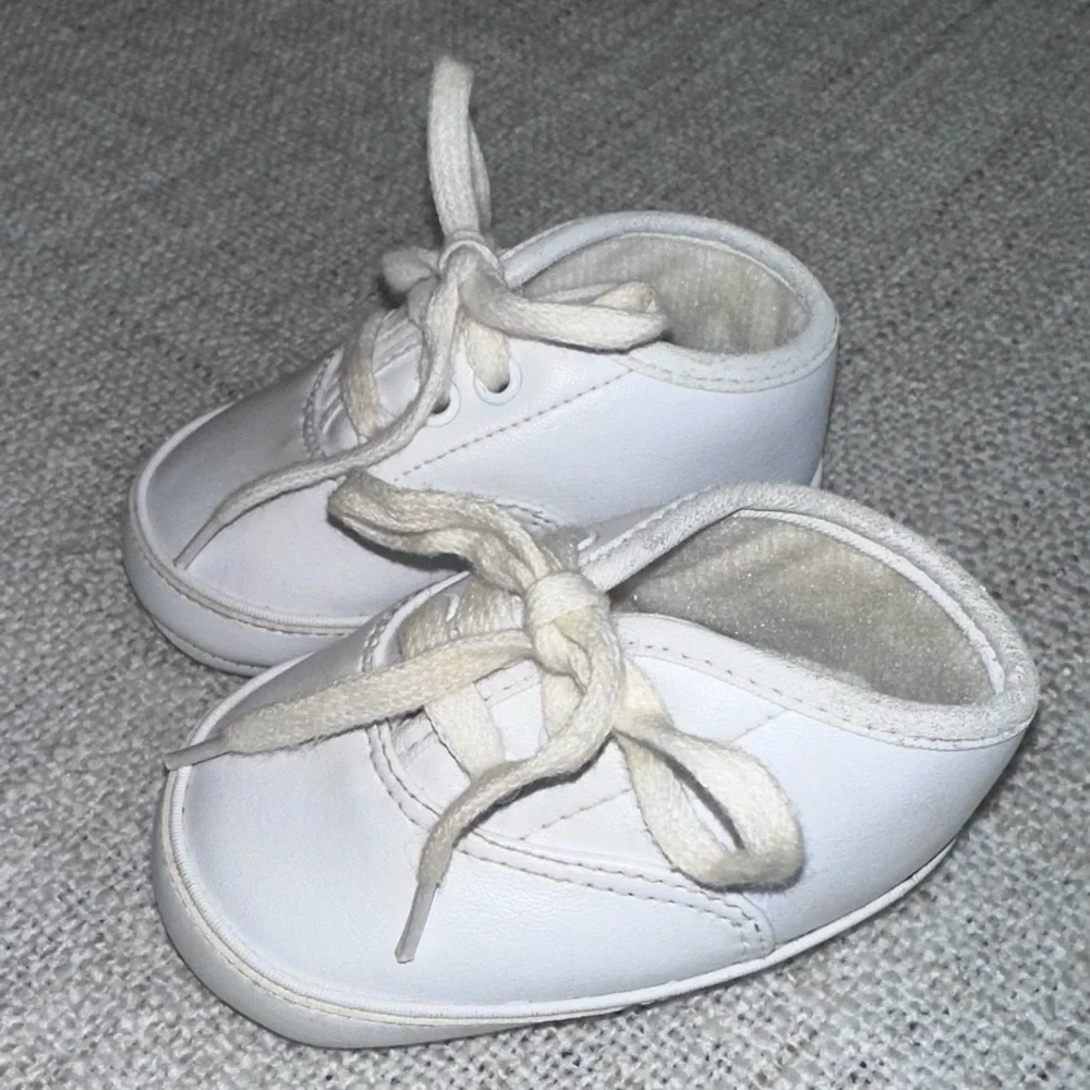 White Baby Crib Tennis Shoes Sneakers Leather Soft Sole Boy Girl Infant Size 1